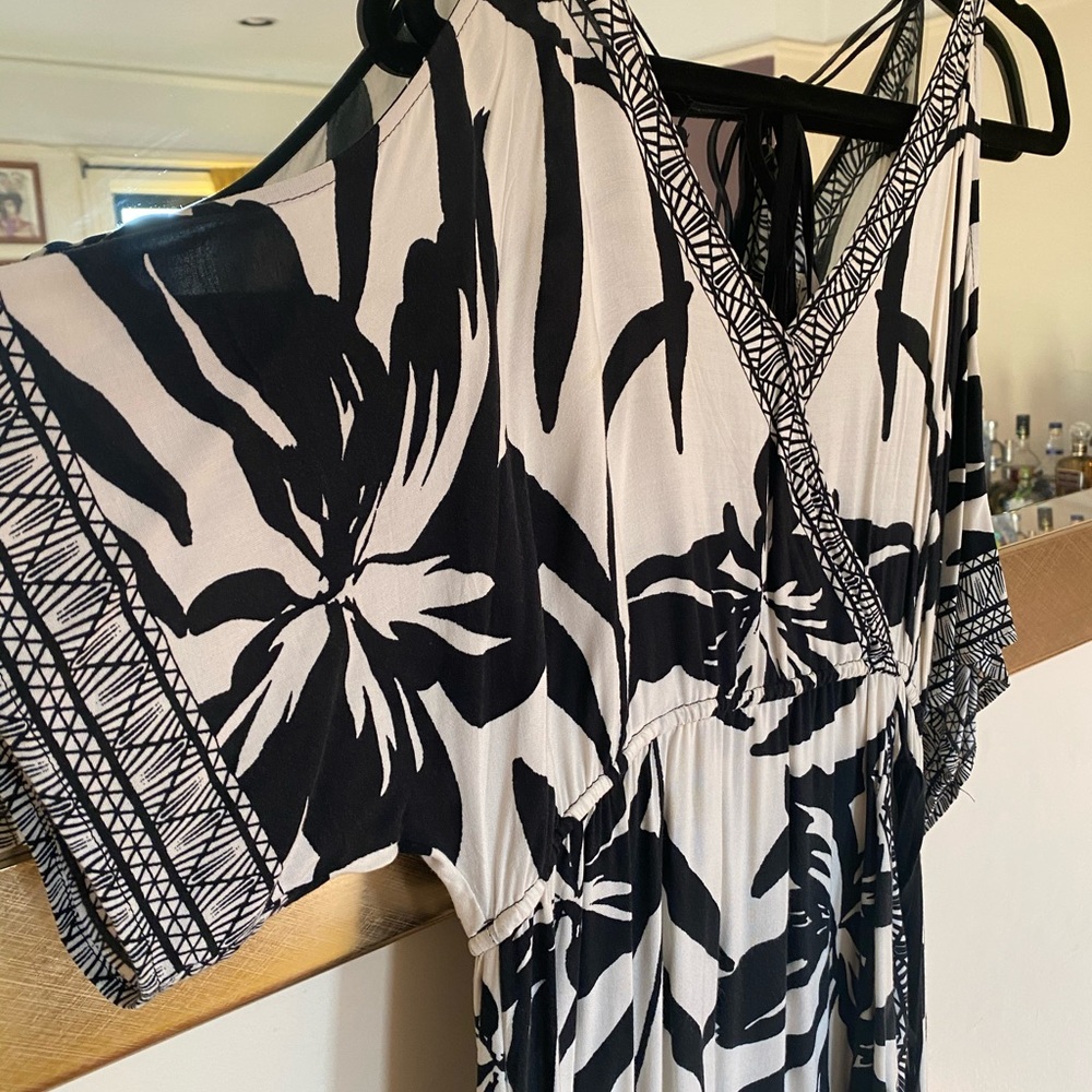 Long black and white dress - Picture 4 of 4